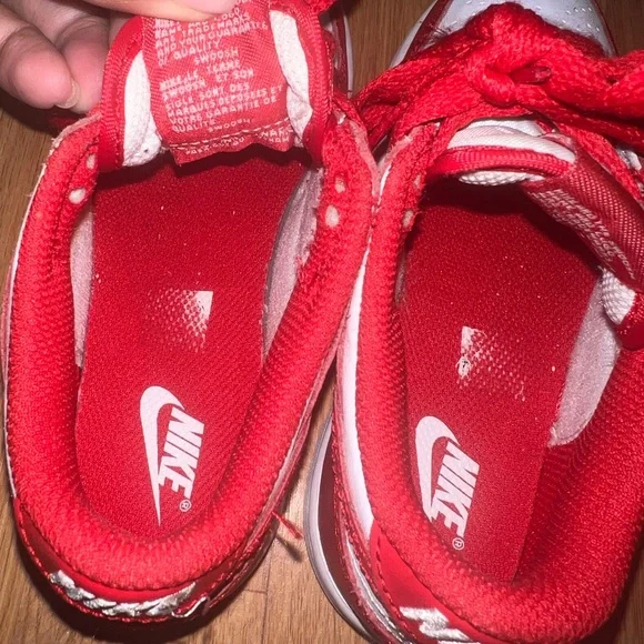 Nike Kids Sneakers in Red and White - Picture 4 of 6